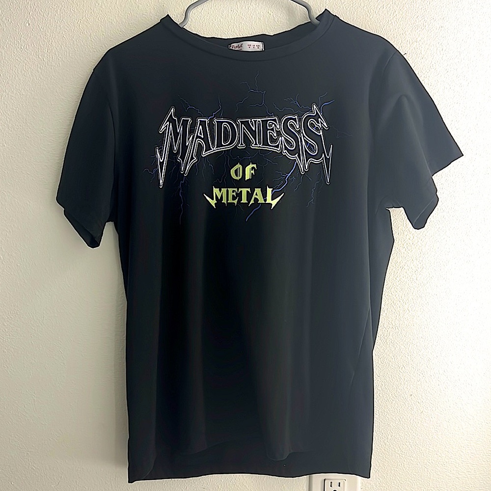 ROMWE black tee medium